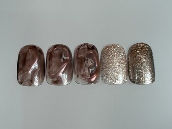 ブラウンニュアンスネイル