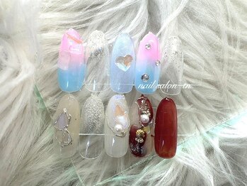 ティーエヌ 八王子店の写真/《華やかでお得な夏ネイル》お値段以上の上質な夏ネイルDが全員オフ無料で¥6300！