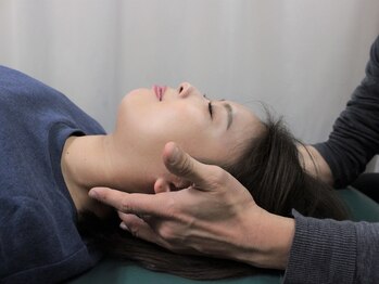 エビサン整体院 八丁堀店/施術開始