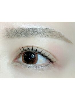 ナチュラル上品な目元にしたい