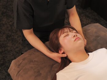 せいたいプロエス 福岡天神店(せいたいPro S)の写真/“お顔の歪みやリンパの溜まり”を解消しスッキリ小顔に！【小顔矯正＋全身整体】国家資格者施術◎