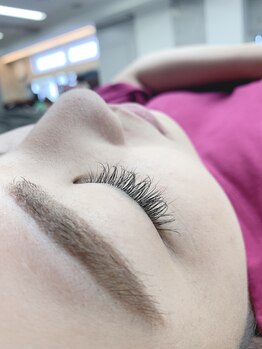 フリルアイビューティ 豊中店(Frill Eye Beauty)/