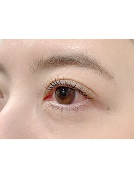 ナチュラル上品な目元にしたい