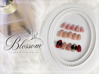 nail salon Blossom 元町三宮【ワンホンネイル/持ち込み/長さだし/韓国/フィルイン】の写真/【OPEN特別価格】マグネット・フラッシュ￥4,980★ちゅるんとした艶ときらめきを、気軽に楽しめる♪