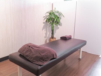 エスミク(smic)/1席の落ち着いた雰囲気の店内