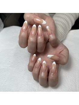 ラフィーナ(RAFFINA)/白いフレンチ