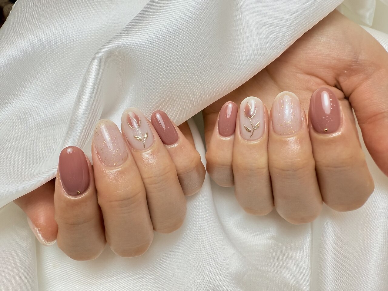 2026年冬トレンド】チューリップのネイルデザイン集｜人気順