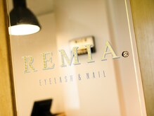 REMIAブランド☆他店ではあまりない0.12ミリで驚きの軽さ。アリシアフラットラッシュ★