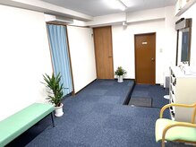健康堂 綱島駅前店/待合室