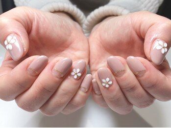 ネイルサロン マハロ 横浜四季の森フォレオ店(Nail Salon Mahalo)/さりげなくぷっくりお花
