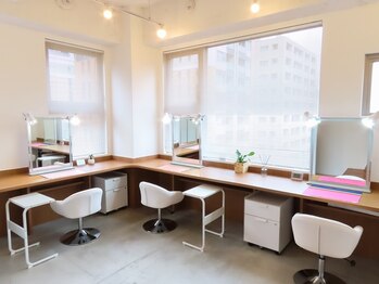 スタパト 銀座店の写真/16年目の老舗サロン♪現役のプロファッションスタイリストのアドバイスで、魅力を引き出すファッションへ