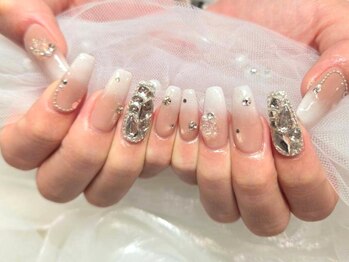 ロイ 心斎橋(Roy)の写真/《高技術×美フォルム》1本だけ折れてしまった方や、爪の形でお悩みの方にも◎イベント前にもオススメ!