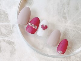 ハート＋パールの可愛いネイル