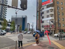 スクランブル交差点をそのまま直進します♪