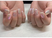 丁寧なケアでモチの良いネイル、爪のダメージを軽減します。