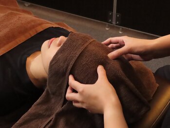 リラクゼーションサロン もみのき村/施術風景(ヘッドスパ)