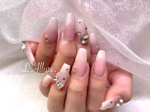 ホワイトグラデーションにキラキラビジュー♪