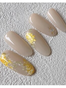 爪先に春到来!ミモザネイル♪