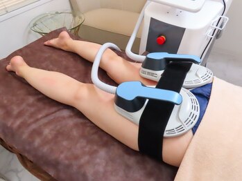 スラリ(SLARI)/【ヒップアップ　EMS】