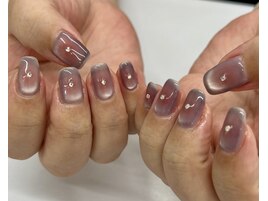 個性派チークデザイン