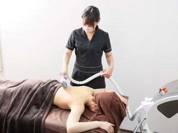 クイーンビー(QueenBee)/全身脱毛