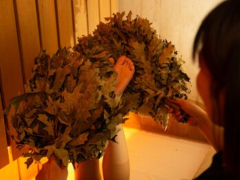 アールイー プライベートサウナ(Re: PRIVATE SAUNA)/様々な施術で体を温めていきます