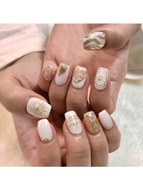 ホワイトゴールドミラー12500円