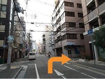 鍼灸 整体院 ひわたし/6.一つ目の角を右に入ります