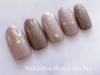 ハニービービー(Honey Bee Bee)/スタームーンネイル