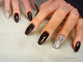 ストーン敷き詰めネイル