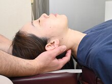 たてべカイロプラクティック 藤が丘治療室/首・頭部への施術