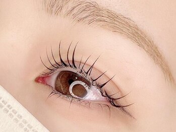 ローレルアイ 栄店(LAUREL EYE)の写真/美容液成分高濃度のケラチントリートメントでカール感が続く◎プロのカウンセリングと施術で抜群のモチ！