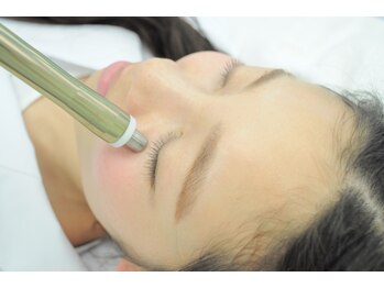 サロン ド ラヴィエール(salon de Laviere)/サロン専用目元機器で効果絶大!!