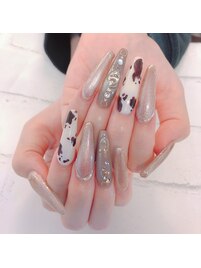 牛柄ネイル