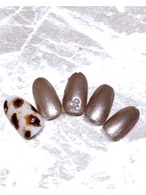 ジュアール(JuAR)/ワンポイントアニマル柄ネイル