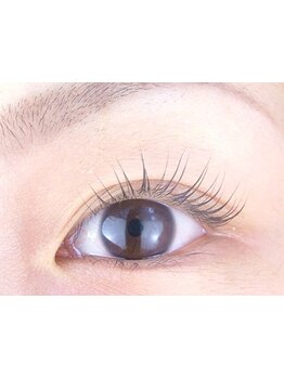 ナチュラル上品な目元にしたい