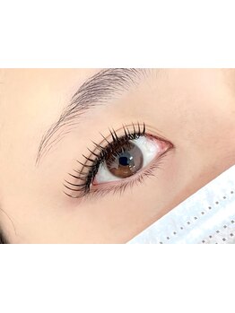 ナチュラル上品な目元にしたい