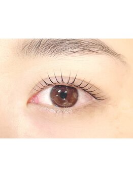 ナチュラル上品な目元にしたい