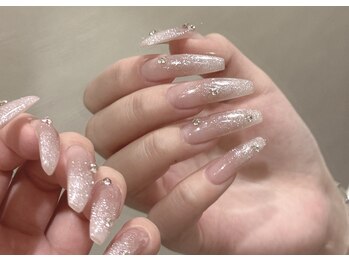 nail salon LOEN四条烏丸 フィルイン/ワンカラー/ワンホンネイル/長さだし/持ち込みの写真/シンプル・ショートネイル・オフィス向けデザインも細部までこだわり、繊細でうる艶可愛いネイルに*