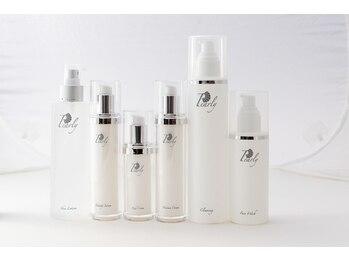 パールホワイトニングサロン 小田原店/ヒト幹細胞入りの美容成分化粧品