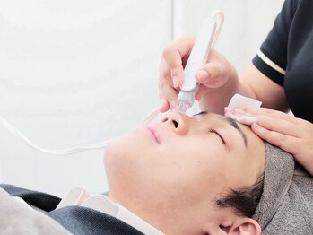 ニューブロウ 堺筋本町店(NEUBROW)の写真/お肌をキレイに整えて、清潔感のある美肌へ！完全個室でリラックス空間♪フェイシャル集中コースも有り◎