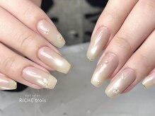 リッシュ トロワ(RICHE trois)/上品春ネイル