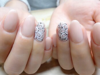 アミュリー ネイル アトリエ(Amury nail atelier)/手書きヌーディーレースネイル♪