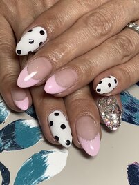 ガーリードットネイル