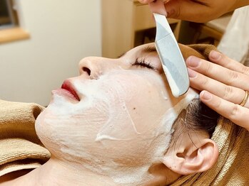 ナチュラ(Natura)の写真/丁寧なシェービングと毛穴吸引でつるんと素肌に！★大人気のオリジナルシェービングエステで酵素パックも♪