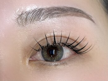 アクロ 梅田本店(ACRO)の写真/《高い持続力を実現!最先端LEDマツエク導入店◎》LED×フラットラッシュで装着後のキレイな状態をキープ♪