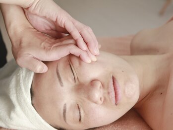 シェリー(cherie)の写真/40代からのたるみ,むくみ,顔のゆるみに◎機械に頼らないプロの“オールハンド”施術で小顔＆スッキリ実感！