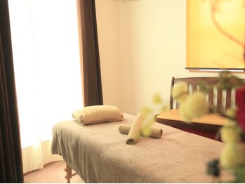 ハイルング(Heilung)/やさしい自然光が差し込む店内