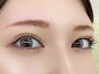 サッチモ(Satchmo)の写真/大人気パリジェンヌで自まつ毛が伸びたような自然な仕上がりに♪忙しい朝のメイク時間の短縮にも◎