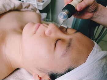 シックワークス オット(Chic Work's Otto)の写真/当サロン人気No.1！毛穴汚れやザラつきが気になる方にオススメ◎毛穴のお悩みに合わせた施術をご提案♪